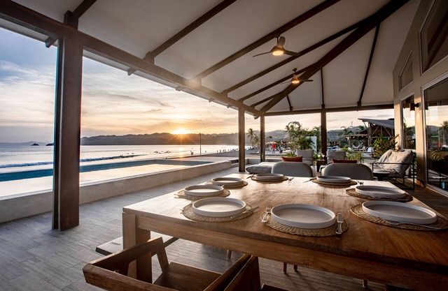 Residence 51 - Blue VenaonA luxury 4 bedroom 4.5 bathroom beachfront residence