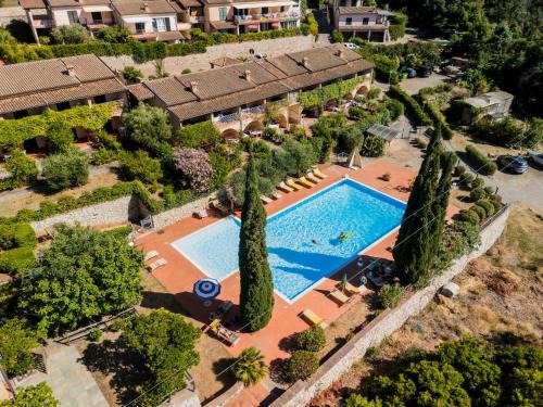 Residence Nisportino Borgo Alloro, Fonte ed Aida