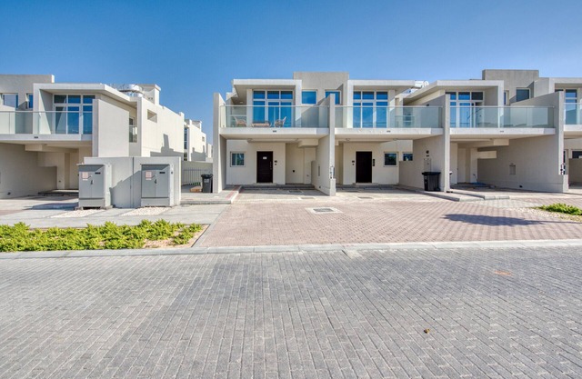 Restful 3BR Townhouse at DAMAC Hills 2 Mimosa by Deluxe Holiday Homes