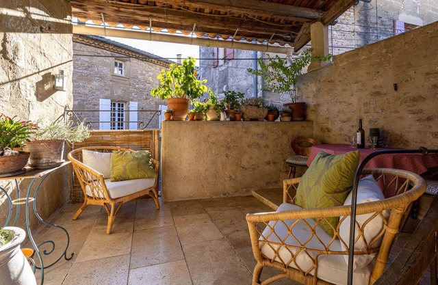 Restored stone village house close to Uzes