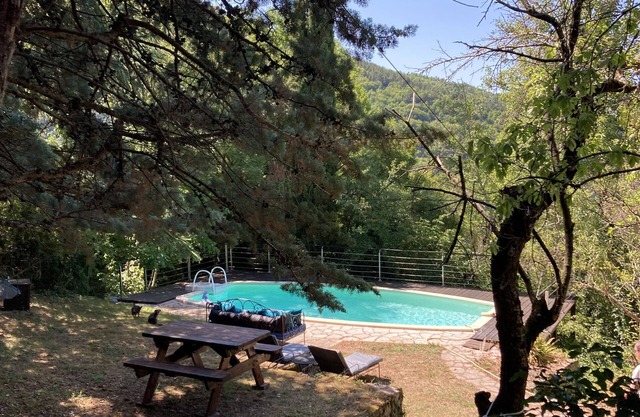 Restored 17th century sheepfold with large grounds and private pool