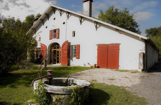Restored farmhouse, fenced garden 1.8 Ha, private swimming pool