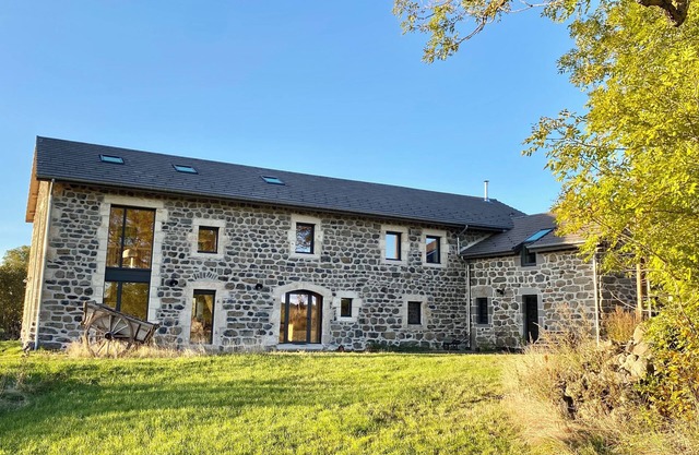 Restored farmhouse at 1200 m'in the heart of Prés Hauts du Mezenc
