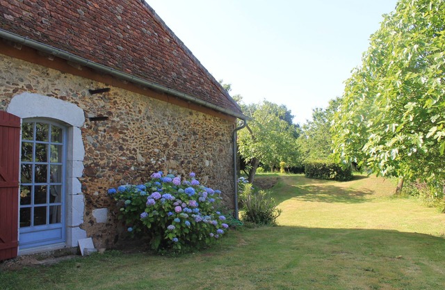 Restored Landes farmhouse, quiet, 320 m2 for 13 people, with swimming pool