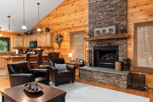 Retreat At Wintergreen, Pool Access, Grill