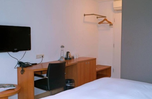 Retreat to Tranquil Room with Indoor Swimming Pool Near Henriette Polak Museum