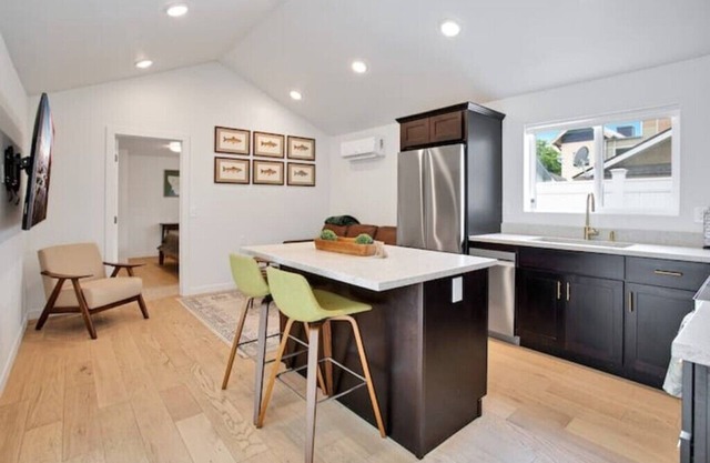 Retro Revival: Your Stylish Staynn