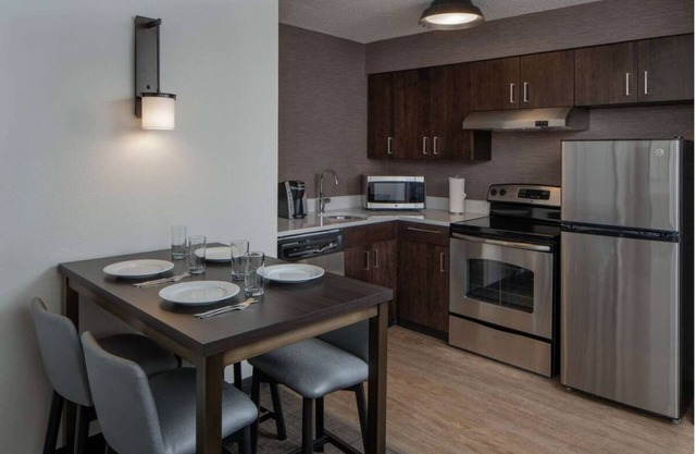Revel In Aesthetic Charm! Free Breakfast, Near National Air and Space Museum!