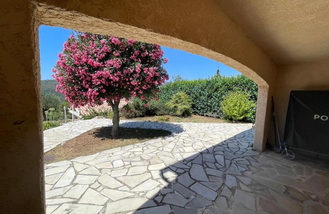 Rez de jardin, entre mer et montagne