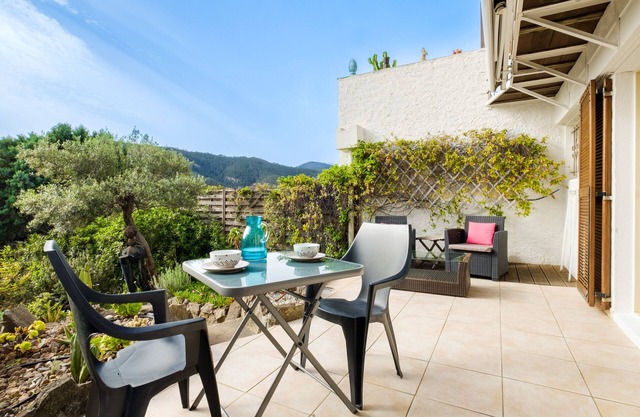 Rez-de-villa dans un beau domaine avec piscine
