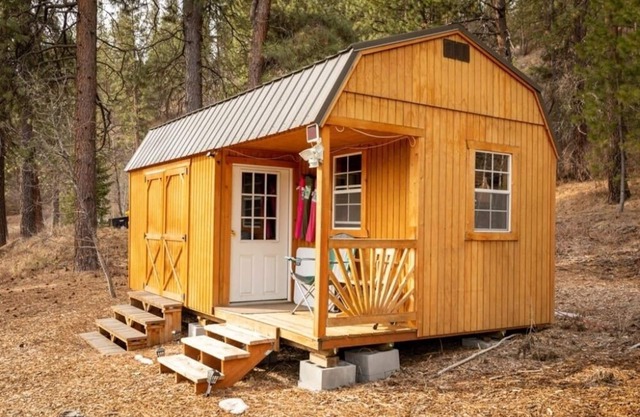 Rhapsody's Cabin on the River