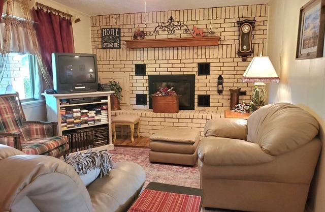 Rich Mountain Home Away - Fire Pit and Charcoal grill, Enjoy a cook out.