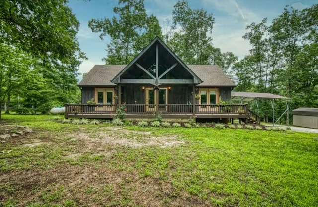Riders Retreat horse, dog friendly. Direct access to trails hiking and riding.