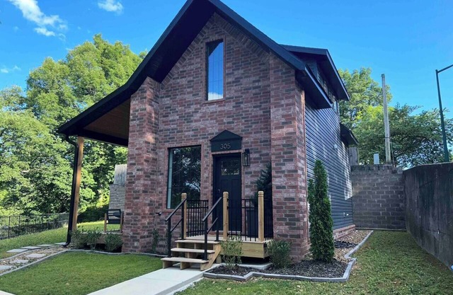 Ridge House w/Park & River View