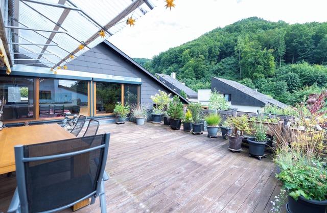Riesige Terrasse mit Aussicht auf die Barbara Kapelle mit Großer Wohnung