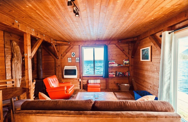 Right On The Water Just 4 Minutes Across By Our Boat From Downtown Tofino!
