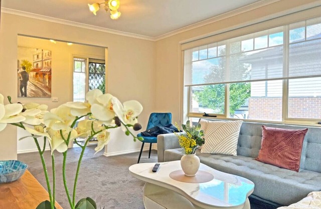 Ringwood Exquisite 2BR Staycation WiFi 66 U1 metres from Eastland