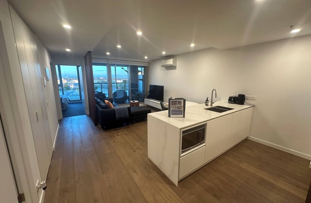 Rise to the Top! Modern 2 Bedroom w/Balcony, Gym, Pool, Spa, Sauna & Steam room
