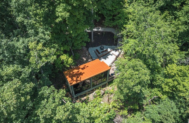 RIVER and SKY Cabin; Hot Tub