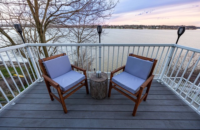 River Front Landing. Amazing Views. Made for You!