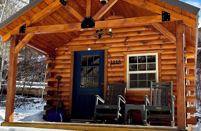River Life Cabin Rentals: A