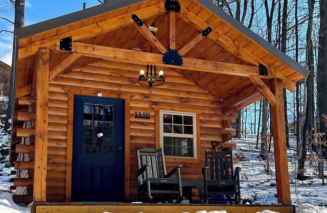 River Life Cabin Rentals: B