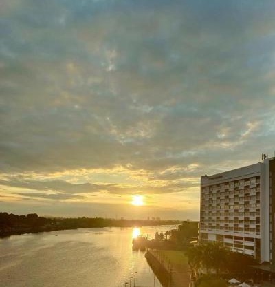 Riverbank suites apartment level 9