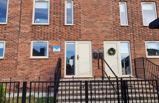 Riverdale House (4 bedrooms) Serviced Accomodation