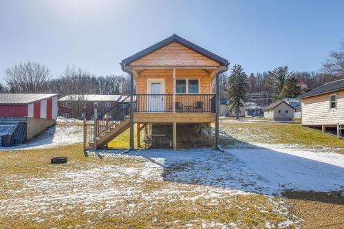 Riverfront Cabin Rental about 9 Mi to Yellowstone Lake