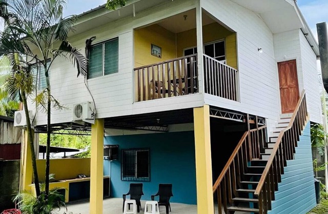 Riverfront Charming 3-bedroom house with AC, WiFi, Pool in tranquil Masca, Omoa