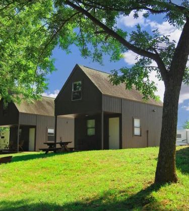 Riverfront Getaway Cabin #2 - Sleeps 5