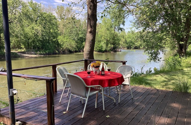 Riverfront house on the Tippecanoe River- Boo - Boo’s den - lower level