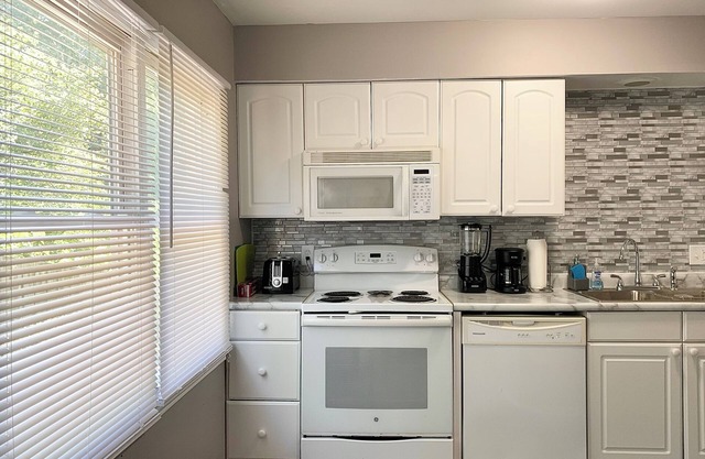 Riverfront/RW Waterpark/Kayak & Canoe/Fishing/Free WIFI/Comfy beds