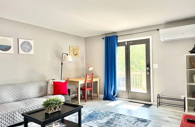 Riverfront/RW Waterpark/Kayak & Canoe/Fishing/Free WIFI/Comfy beds