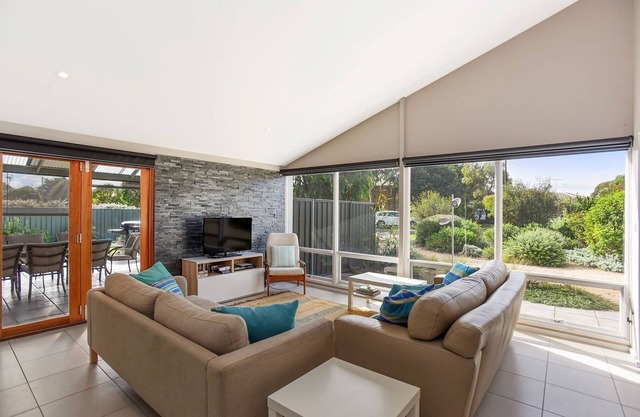 Riverport Retreat - Pet Friendly, close to the river, free Wifi + linen included