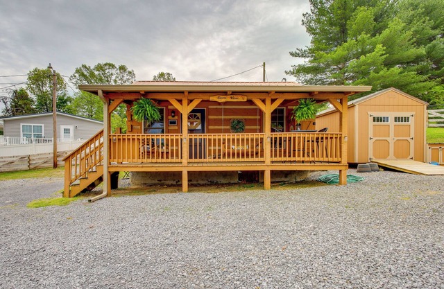 ‘River’s View’ - Cherokee Lake Cabin w/Fire Pit!
