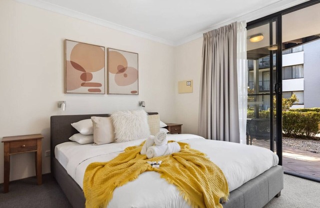 Riverside 1BR Apartment in South Perth