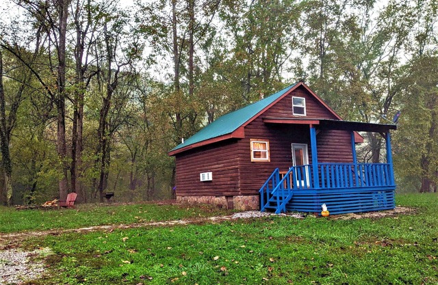 Riverside Blue~Charming clean cabin on Rockcastle River! Pretty + forest themed!