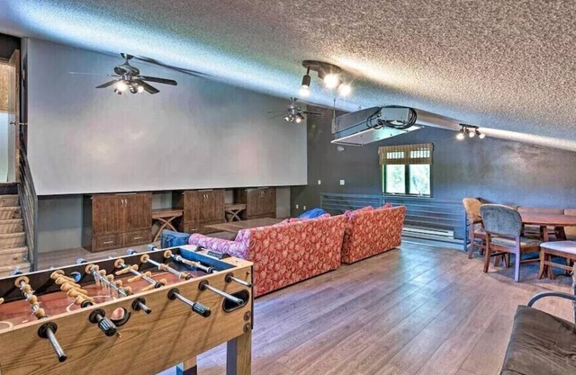 Riverside Hideout: 3 Mi to Downtown Cedar Falls!