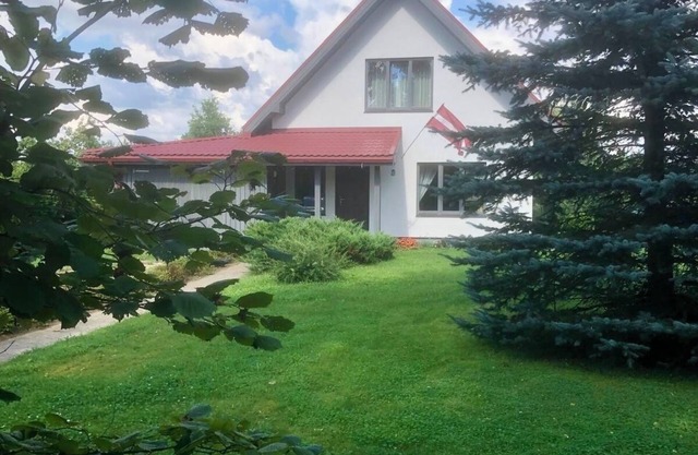 Riverside Retreat in Tome