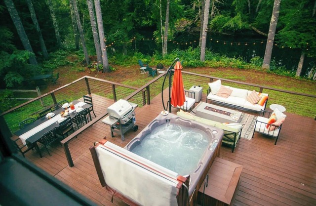Riverside Retreat w/Hot Tub, Gym & Dock