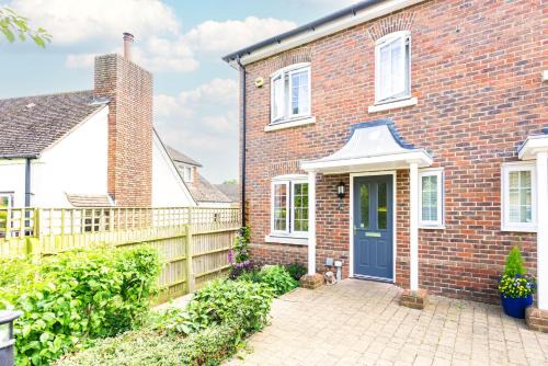 Riverside Stays, Modern House Stays, Shefford, Bedfordshire