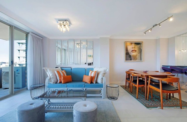 Riverside Terrace Inner city Retro chic with Pool