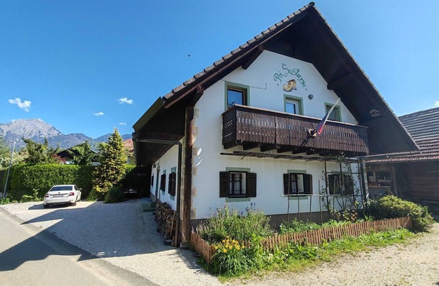 Riverside Unique and Tranquil Apartment - Three Bedroom Apartment