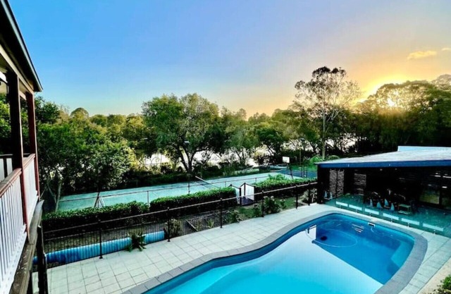 RiverView 5Bs Home near Freeway&Shops @ Loganholme