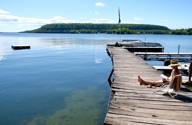 Robertson's Cottages Door County Waterfront Resort Sportsman's Home Dog Friendly