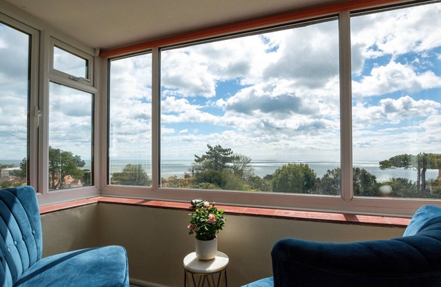 Rockmount - Two Bedroom House, Sleeps 5