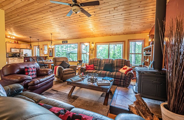 Rock Lake House Lakefront Retreat