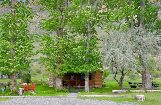 Rockin Y, Romantic Getaway or Family Friendly Lodging