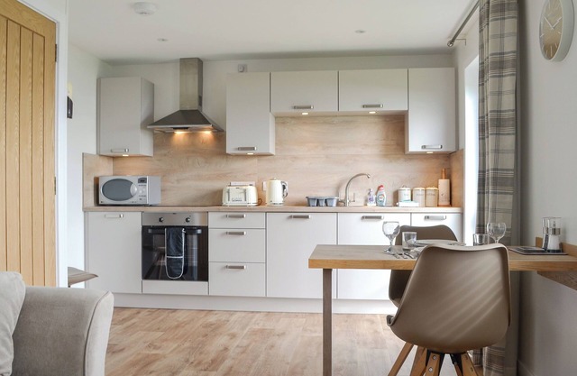 Rockworks Chalets No.3 - UK7042